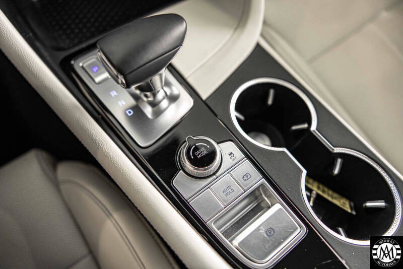 2025 Genesis G70