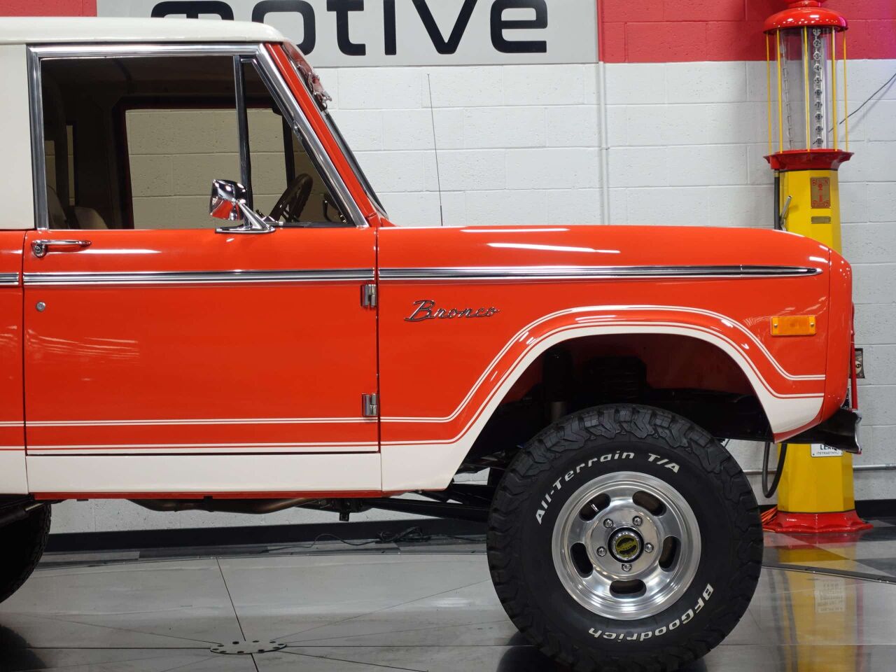 1967 Ford Bronco 40