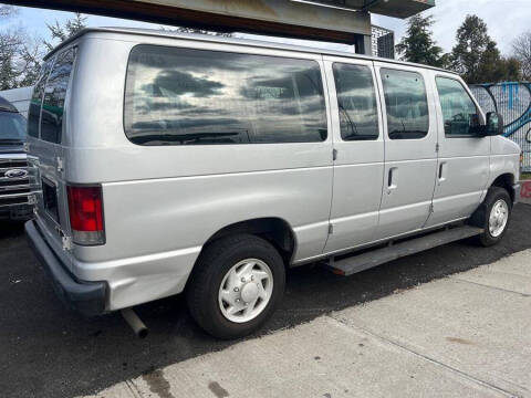 2011 Ford E-Series E-150 XLT