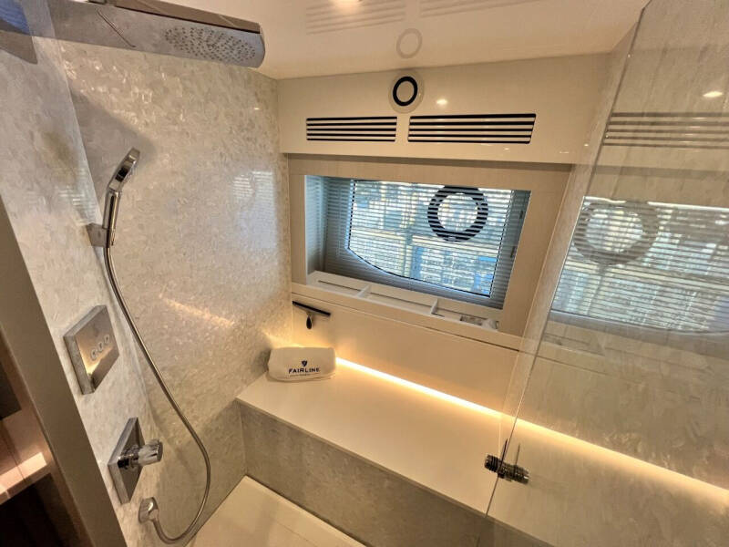 2020 Fairline Squadron