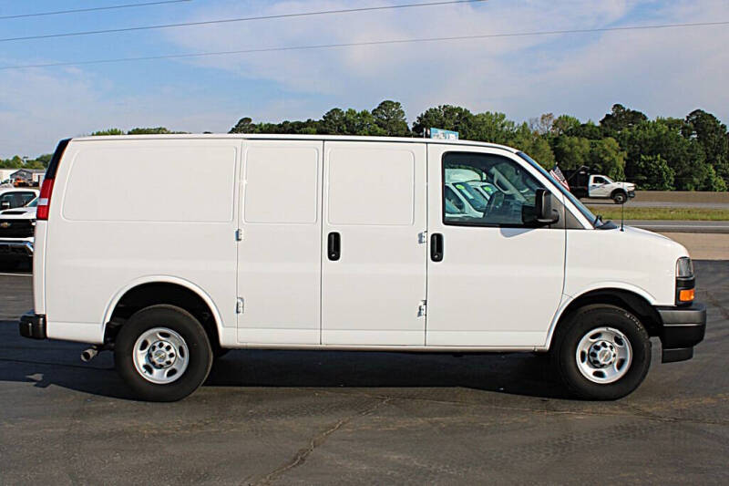 2024 Chevrolet Express 2500