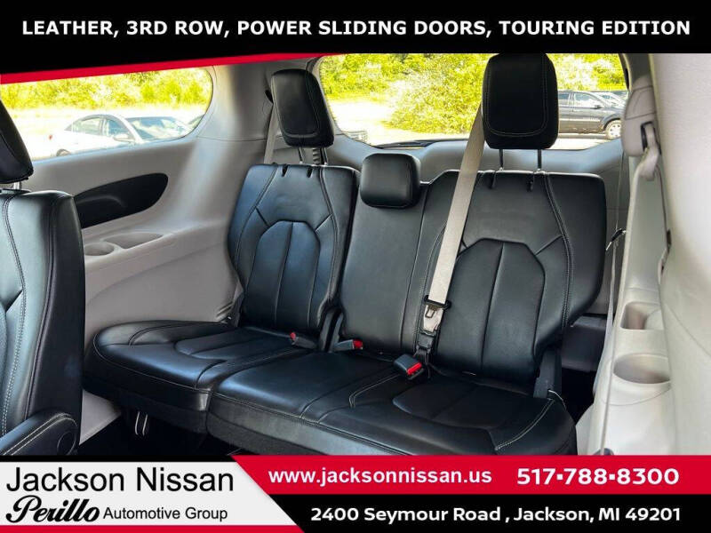 2023 Chrysler Pacifica Touring L