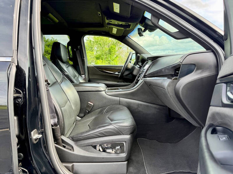 2017 Cadillac Escalade Platinum