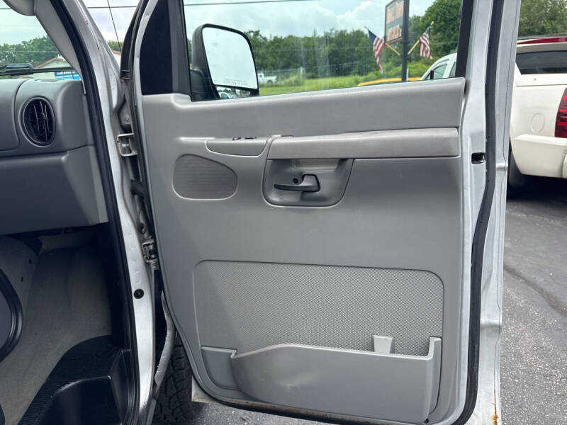2006 Ford E-Series E-350 SD XLT