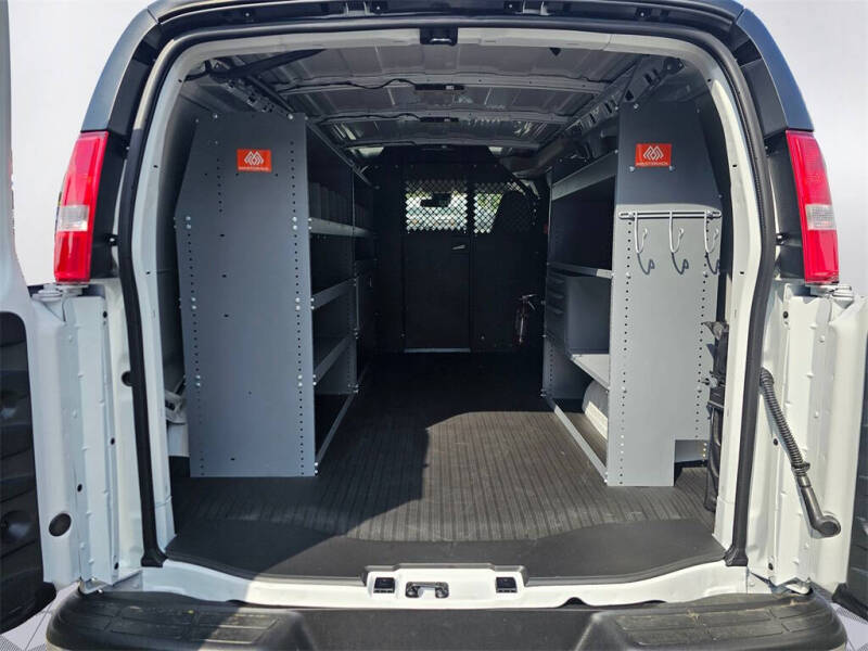 2025 Chevrolet Express 2500