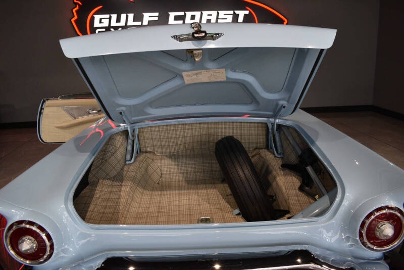 1957 Ford Thunderbird