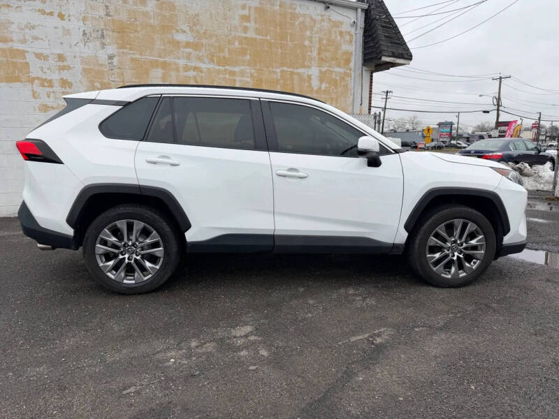 2020 Toyota RAV4 XLE Premium