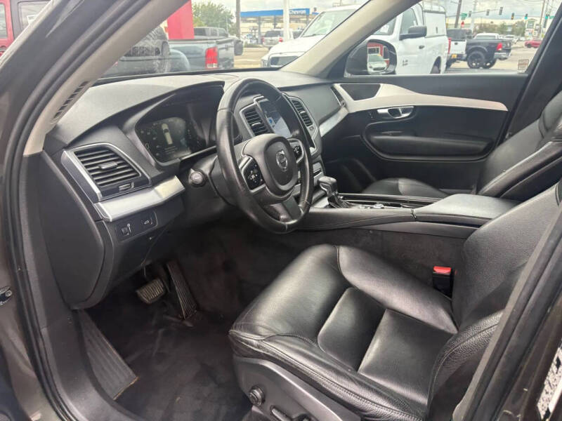 2018 Volvo XC90 T6 Momentum