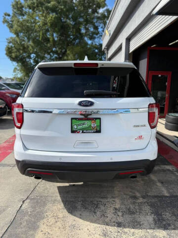 2016 Ford Explorer