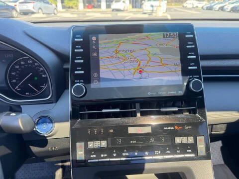 2022 Toyota Avalon Hybrid Limited