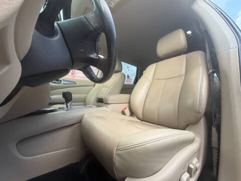 2017 Nissan Pathfinder SL