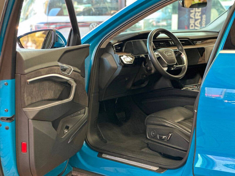 2019 Audi e-tron quattro Prestige