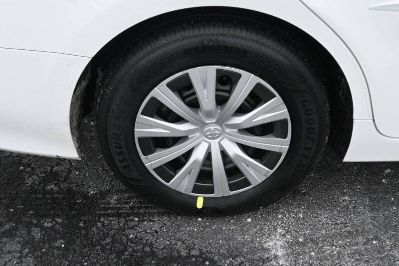 2019 Toyota Camry Hybrid LE