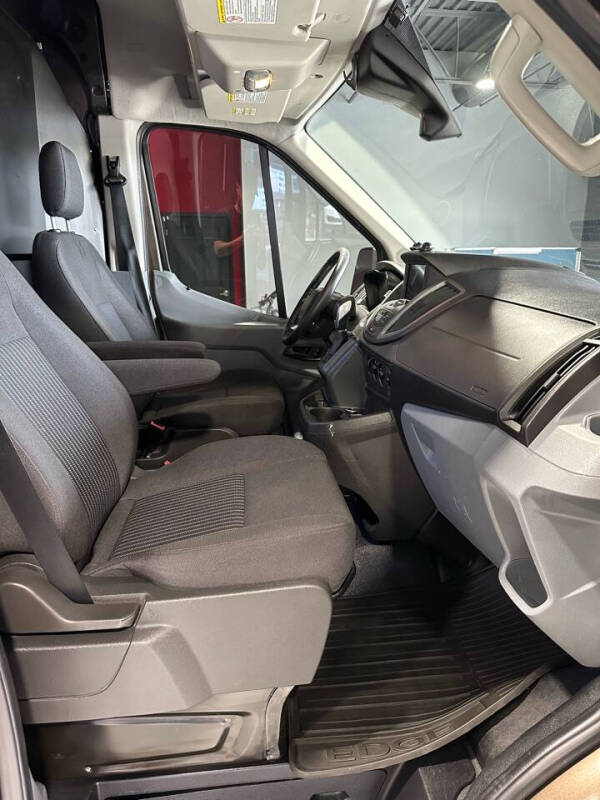 2016 Ford Transit Base photo 12