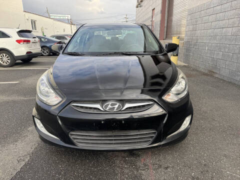 2013 Hyundai Accent GLS