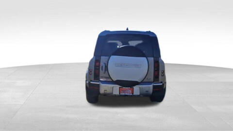 2020 Land Rover Defender 110 SE