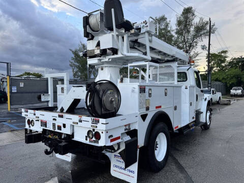 2019 Freightliner M2 106