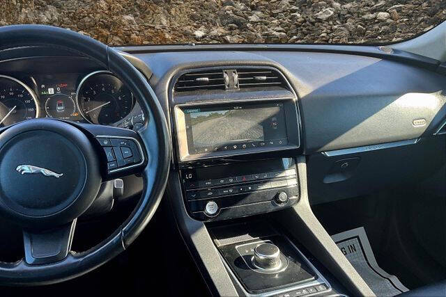 2020 Jaguar F-PACE 25t Premium