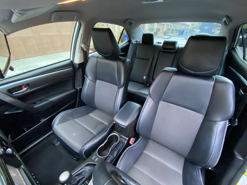 2015 Toyota Corolla S photo 16