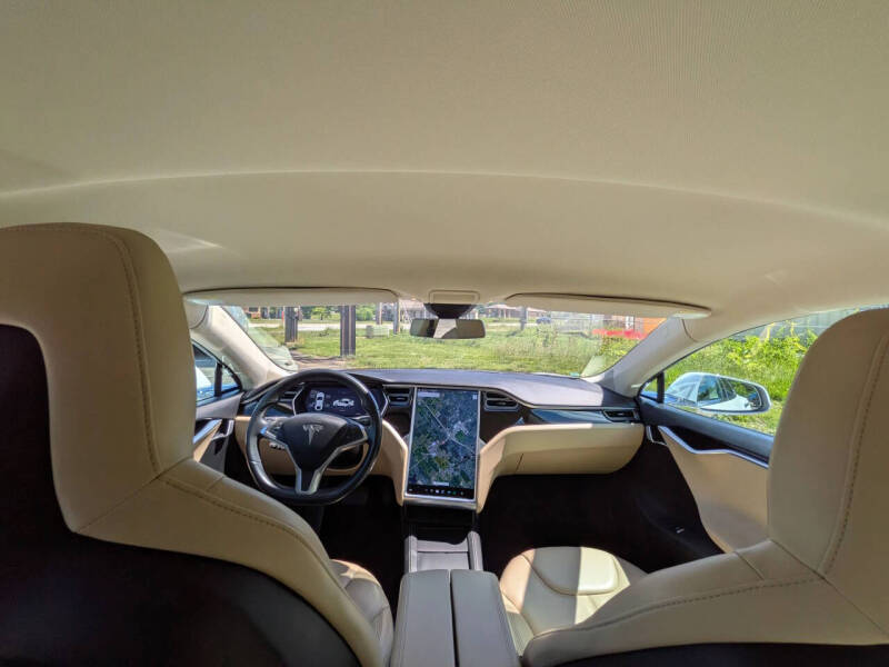 2015 Tesla Model S