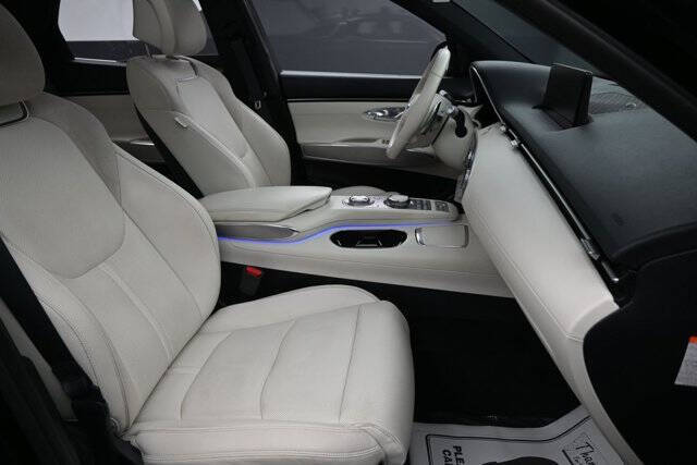 2024 Genesis Electrified GV70