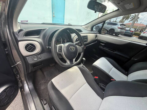 2014 Toyota Yaris 3-Door LE