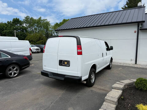 2022 Chevrolet Express 2500