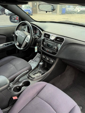 2013 Chrysler 200 Touring