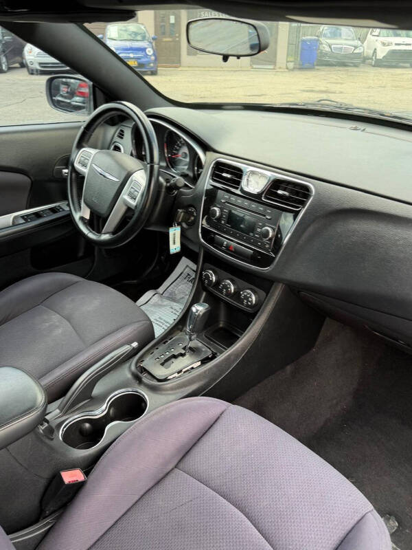 2013 Chrysler 200 Touring