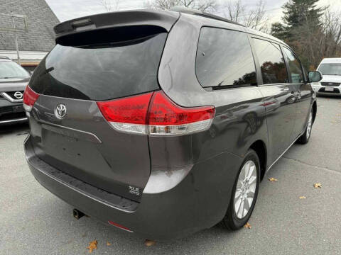 2014 Toyota Sienna XLE 7-Passenger