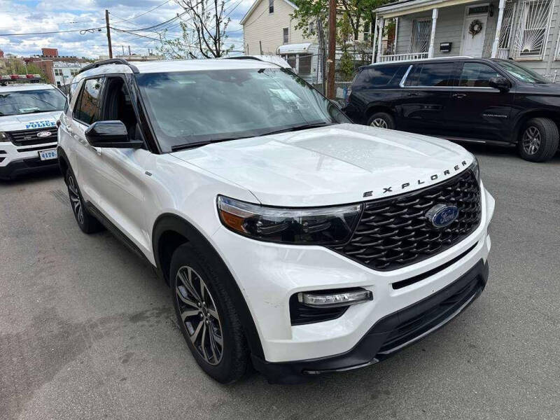 2022 Ford Explorer ST-Line