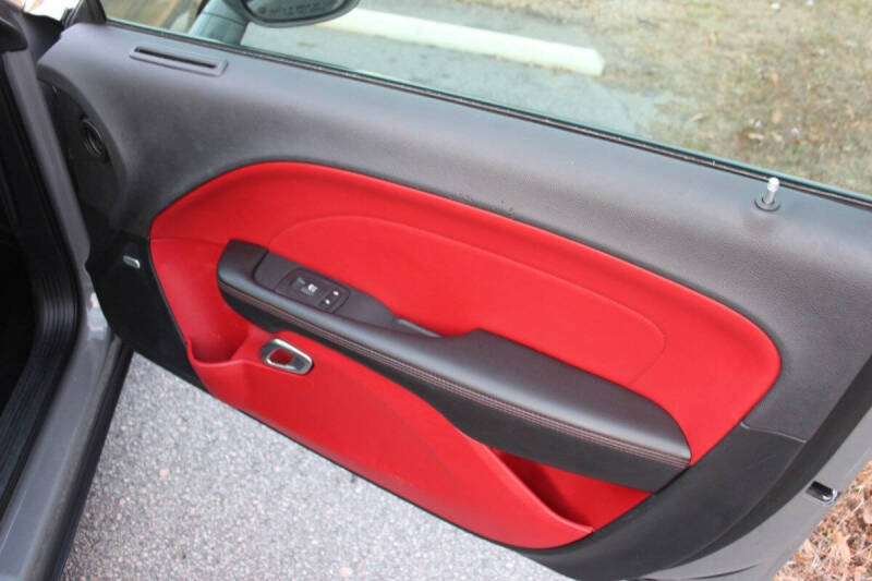 2018 Dodge Challenger SXT Plus