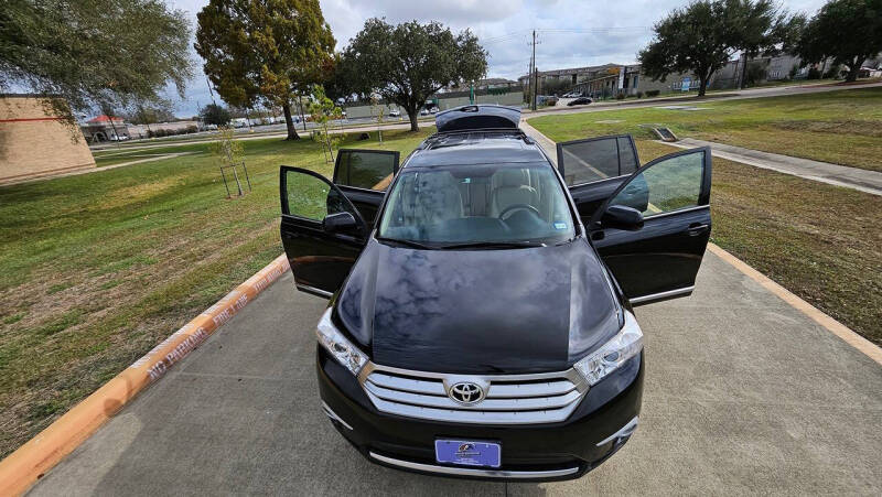 2013 Toyota Highlander SE