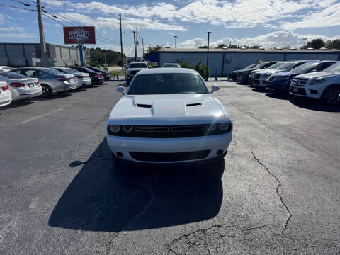 2015 Dodge Challenger SXT