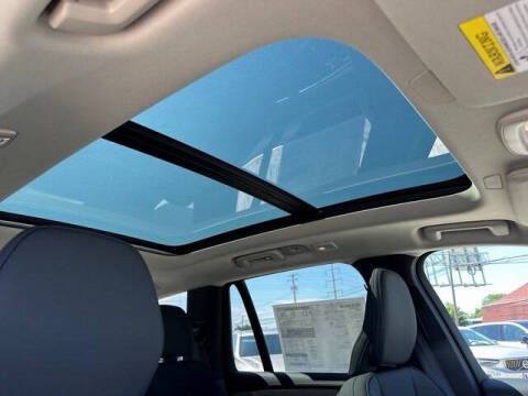 2025 Volvo XC90 B6 Core Bright Theme