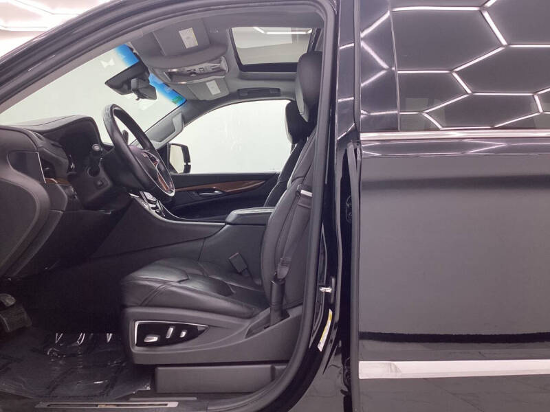 2017 Cadillac Escalade Luxury