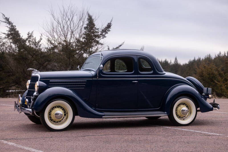 1935 Ford Deluxe