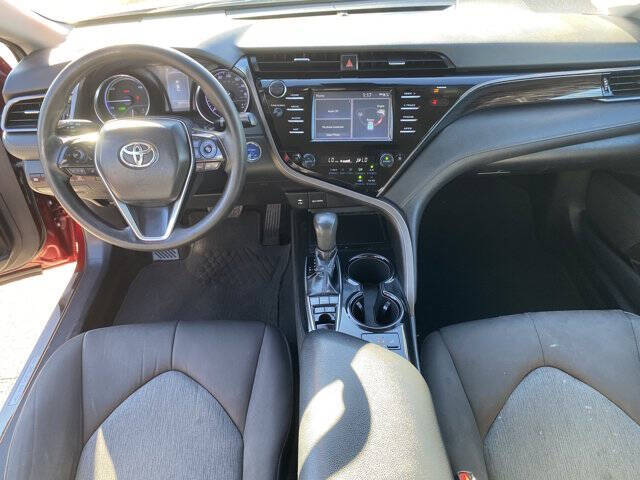 2019 Toyota Camry Hybrid LE