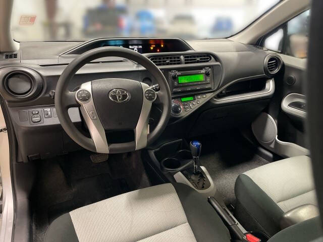 2014 Toyota Prius c Four