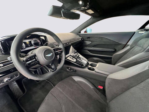 2025 Aston Martin Vantage