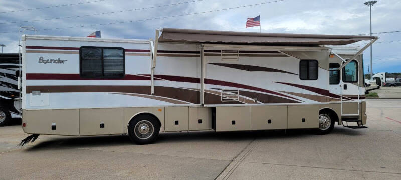 2003 Fleetwood RV BOUNDER 38N