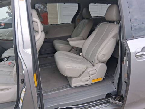 2011 Toyota Sienna XLE 8-Passenger