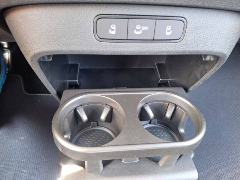 2025 Volkswagen ID. Buzz Pro S Plus 4Motion