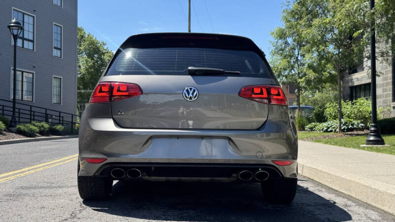 2016 Volkswagen Golf R 4Motion