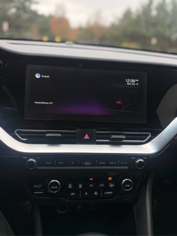 2022 Kia Niro Touring Special Edition