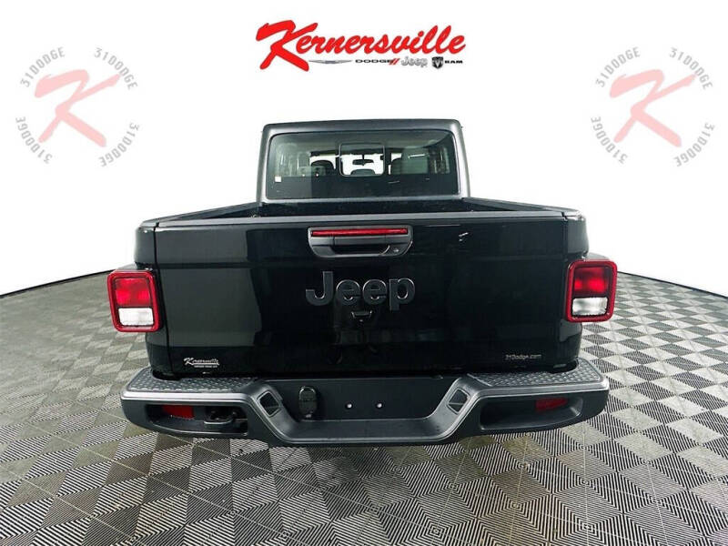 2025 Jeep Gladiator Sport