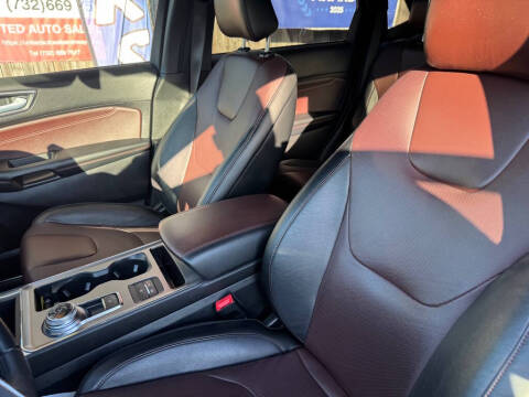 2022 Ford Edge Titanium