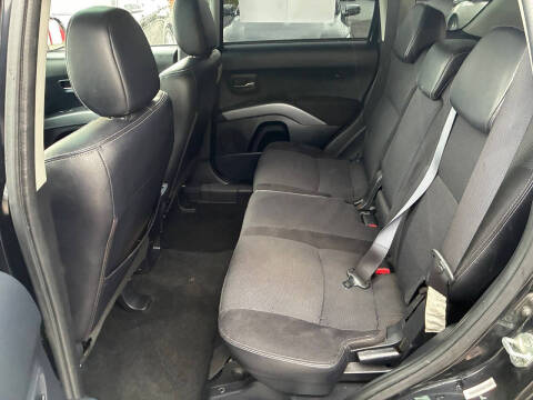 2009 Mitsubishi Outlander SE