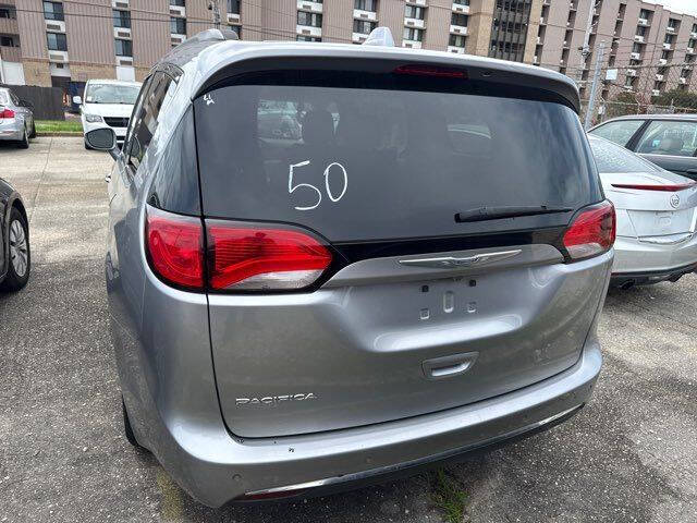 White 2017 Chrysler Pacifica Touring Plus Touring Plus 4dr Mini-Van 7