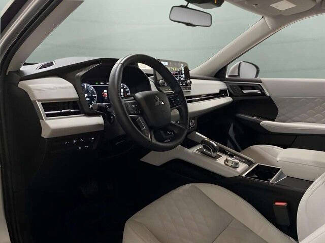 2025 Mitsubishi Outlander PHEV SEL